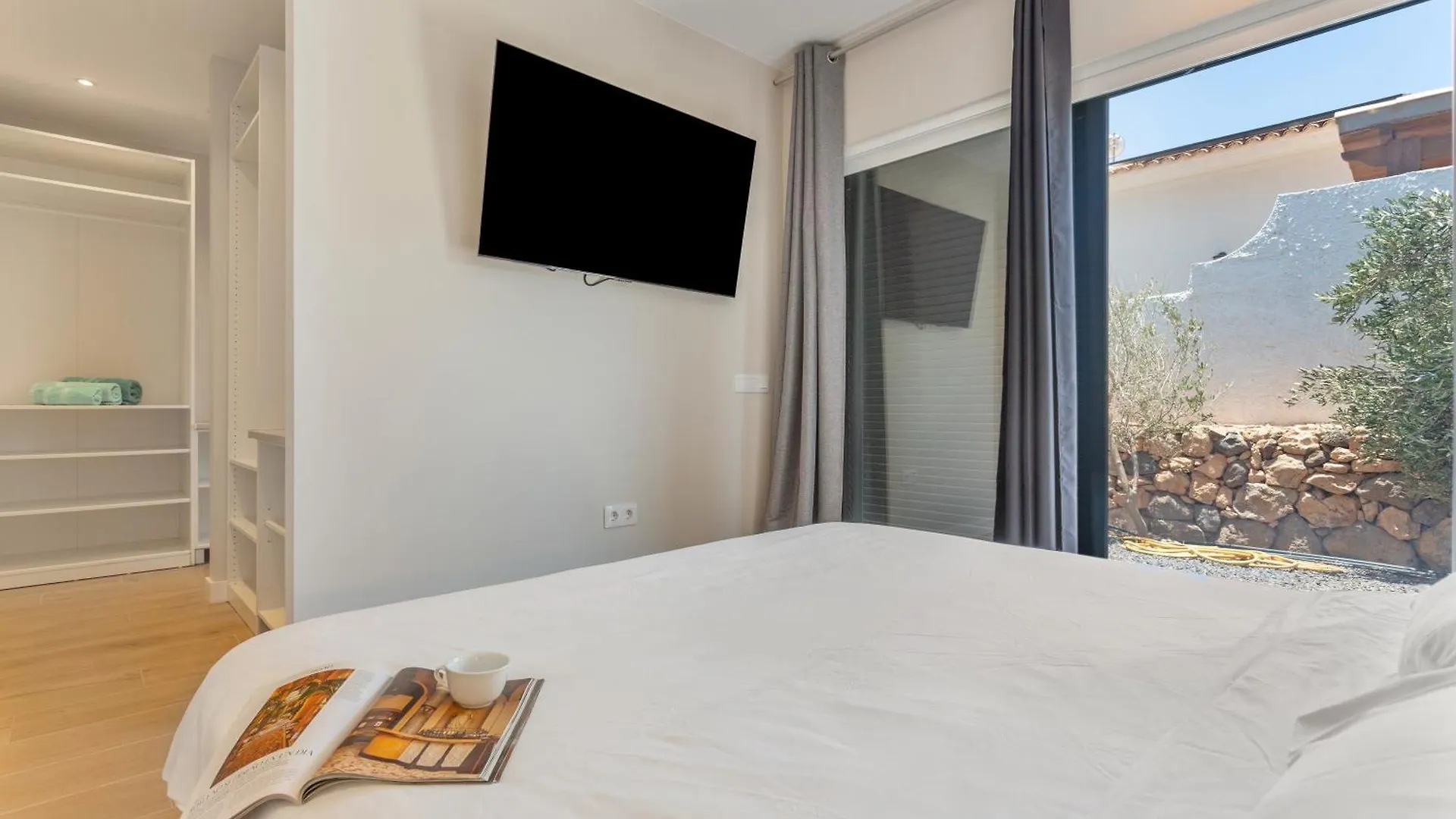 Feriehus Laian Villa Triquivijate