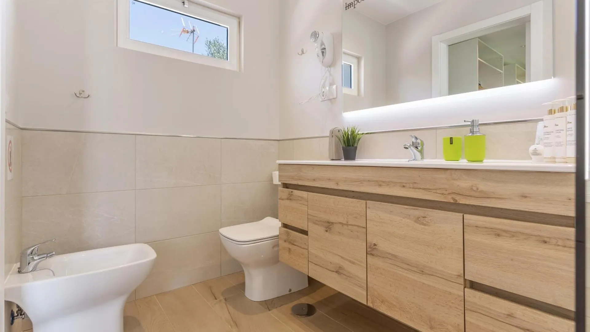 Laian Villa Triquivijate Feriehus