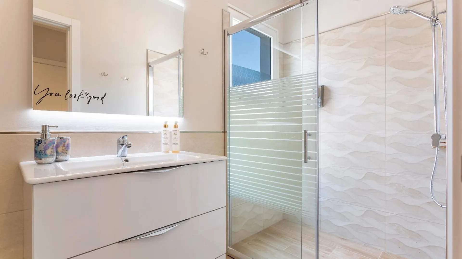 Laian Villa Triquivijate Feriehus